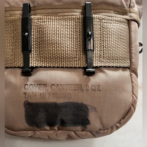 US Military Canteen  2 Qt  1994 with wool lined carrying pouch and adj strap - Picture 4 of 10